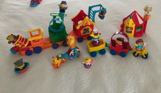 2001 Fisher Price Little People Big Top Circus & Motorized Train 10 Figures