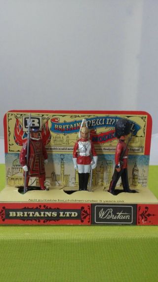 Britains Ltd.  Metal Toy Scots Guards British Soldiers 1970 
