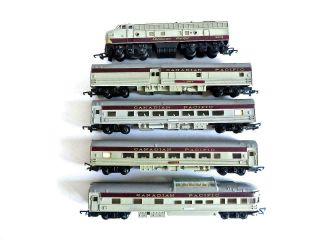 Triang R1552 Ho/oo Canadian Pacific Diesel Locomotive & 4 Car Passenger Set Nor