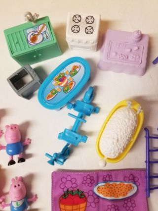 Peppa Pig Deluxe Play House With Figures & Accessories tree house scooter 5