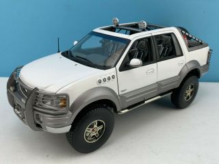 1:18 Autoart Millennium Ford Expedition Himalaya In White 72781