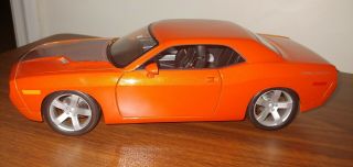 Maisto 1:18 1/18 Dodge Challenger Concept Orange 3