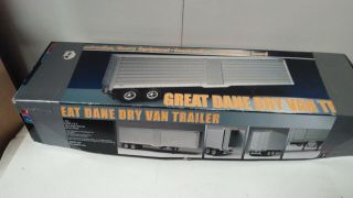 Amt Ertl Great Dane Dry Van Trailer 1/25 Model Kit.  Box Has Been Duct Taped.