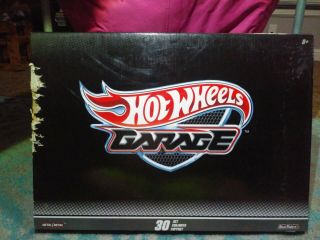 Hot Wheels 2011 Real Riders Garage 30 Car Set Special Limited Edition