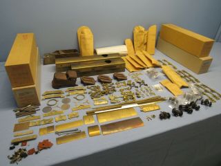 CENTRAL LOCOMOTIVE / BRASS PARTS FROM 4 KITS PLUS BRASS TENDER 2