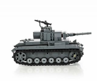 Panzer III - German Medium Tank - Display Model - Brickmania® Building Kit 4