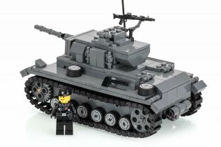Panzer III - German Medium Tank - Display Model - Brickmania® Building Kit 7