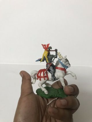 Britains Swoppet War Of Roses Knight White horseback With Arched Shield & Axe 4