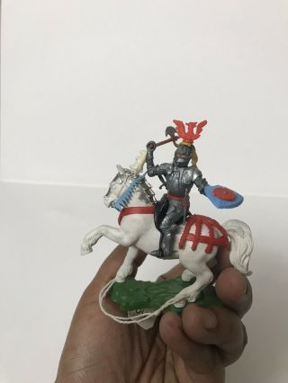 Britains Swoppet War Of Roses Knight White horseback With Arched Shield & Axe 7