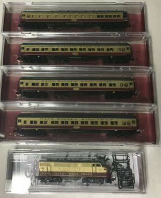 Micro Trains N Scale Napa Valley Wine Train 4 Passenger Cars,  Locomotive Rare