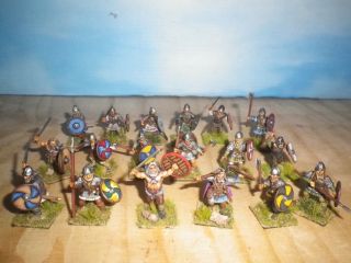 Wargames - Warlord 28mm Ancient Vikings X18 Professional Plastic Painted L2