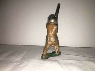 Vintage SOLDIER w/ANTI AIRCRAFT GUN Barclay Manoil Lead,  Tin Helmet,  Standing 4