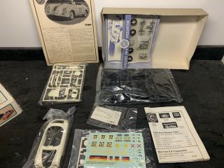 Tomy 1/32 Porsche 356 A Speedster Racing Special Model Kit (Inside) 6