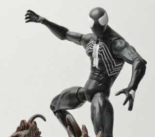 Marvel Select Web Of Spider - Man Symbiote Black Suit Action Figure With Base