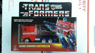 Hasbro Transformers Walmart Exclusive G1 Reissue Optimus Prime