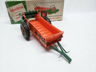 Vintage 1:16 Scale Idea Manure Spreader Wagon plastic toy RARE 3