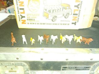 Vintage Nylint Kennel Truck No.  6200 WITH BOX AND DOGS RARE 2