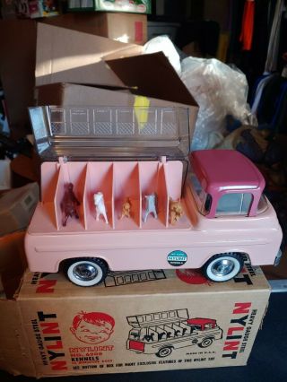 Vintage Nylint Kennel Truck No.  6200 WITH BOX AND DOGS RARE 7