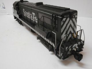 ARISTO - CRAFT ART - 22126 U25 - B Santa Fe Diesel Locomotive Lights,  Smoke G Scale 2