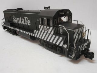 ARISTO - CRAFT ART - 22126 U25 - B Santa Fe Diesel Locomotive Lights,  Smoke G Scale 5