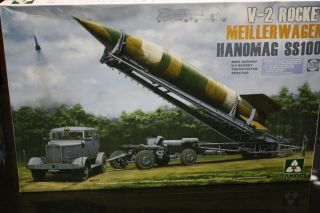 1/35 Takom V - 2 Rocket & Hanomag Ss100 German Wwii Transporter/erector Model