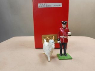 Toy Soldier Caberfeidh Miniatures Durham Light Infantry Officer & Mascot 54 Mm