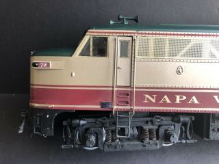 Aristo - Craft ART 22048 - 2 Napa Valley Wine Train 72 Diesel Locomotive 2