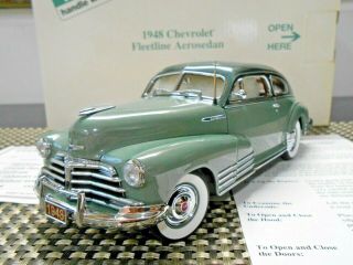 Danbury 1:24 1948 Chevrolet Fleetline Aerosedan Two Tone Oak Green