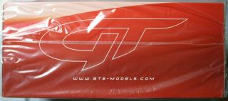GT Spirit: 2017 Dodge Challenger Hellcat SRT 1:18 Resin Model - GT168 5