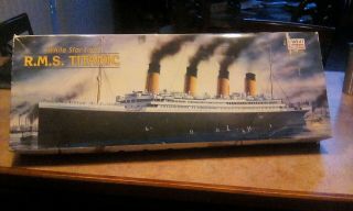 Minicraft 1/350 R.  M.  S.  Titanic Large Kit With Stand Brass Plated Accessories