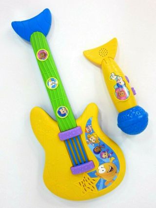 Fisher Price Bubble Guppies Fin - Tastic Rockin Musical Talking Guitar Microphone