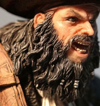 Assassin ' s Creed IV Black Flag Black Beard: The Legendary Pirate Statue 3