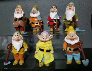 Disney Simba Snow White & The 7 Dwarfs Grumpy 4.  5  Figure Doll W/ Digging Tool