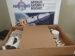 Monogram APOLLO SATURN V Rocket,  Young Astronauts Kit 5903,  1/144 Scale 5