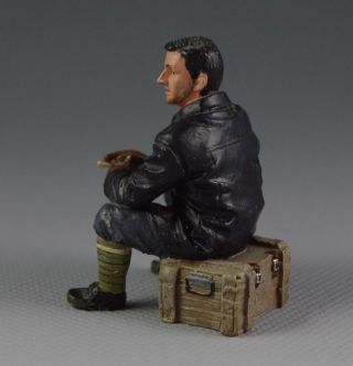 60mm metal figure Thomas Gunn ww1 German sitting on wooden Box. 3