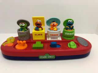 Mattel Sesame Street Pop Up Singing Oscar Elmo Ernie Cookie Monster Toy 2002