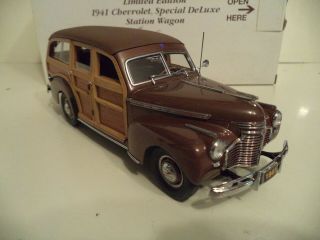 DANBURY CHEVY SPECIAL DELUXE STATION WAGON 1941 1/24 SCALE. 6