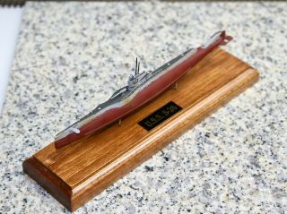 Built 1/350 Resin/p.  E.  Wwii U.  S.  Submarine: Uss S - 26 Pig Boat W/stand & Plaque