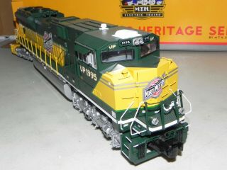 MTH 20 - 2769 - 1 C&NW UP Heritage SD79ACe Powered Diesel Locomotive EXIB 2