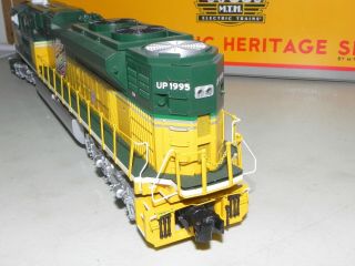 MTH 20 - 2769 - 1 C&NW UP Heritage SD79ACe Powered Diesel Locomotive EXIB 4