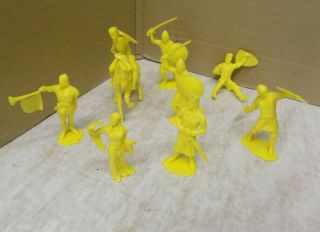 Ideal 60mm Knights With Horse In Yellow Soft Plastic