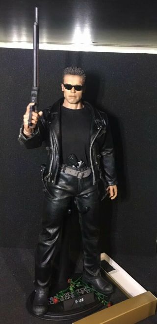 Hot Toys Mms117 Terminator 2 Judgement Day T - 800 1/6 Scale Figure Loose No Box