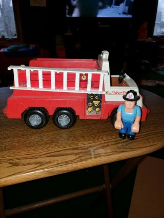 Vtg Fisher Price Husky Helpers Red Little Pumper Fire Truck Vehicle W/figure