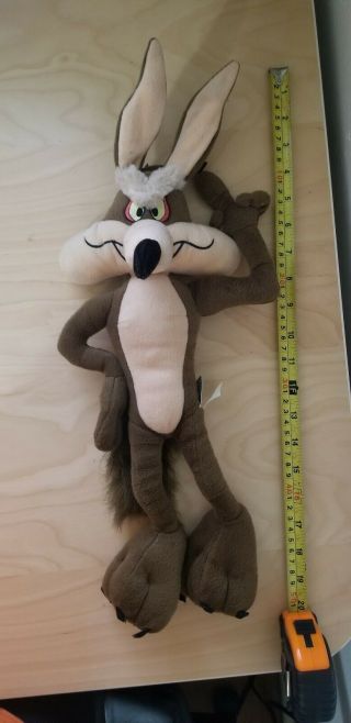 Wile E.  Coyote Stuffed Toy.  Looney Toons.  National Entertainment Network 20