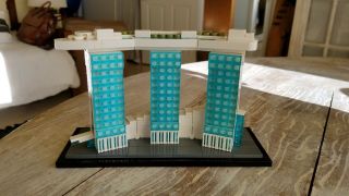 LEGO Architecture Marina Bay Sands (21021) 3
