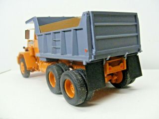 Hayes HD - 400 Tandem Dump Truck 1/48 Scale by Dan Models 4