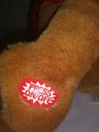 Dan Dee Christmas Gingerbread Man Plush Singing Grandma Got Ran Over By Reindeer 3