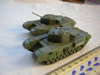 2 X Airfix Ww2 British Military Churchill Tanks Scale 1:72 / 1:76