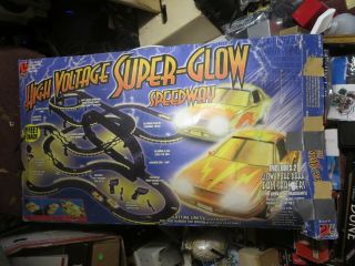 Life Like High Voltage Glow Speedway With 2 Ho Scale Cars