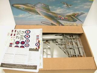 1/32 Revell Monogram Hawker Hunter FGA 9 RAF Plastic Scale Model Kit Complete 2
